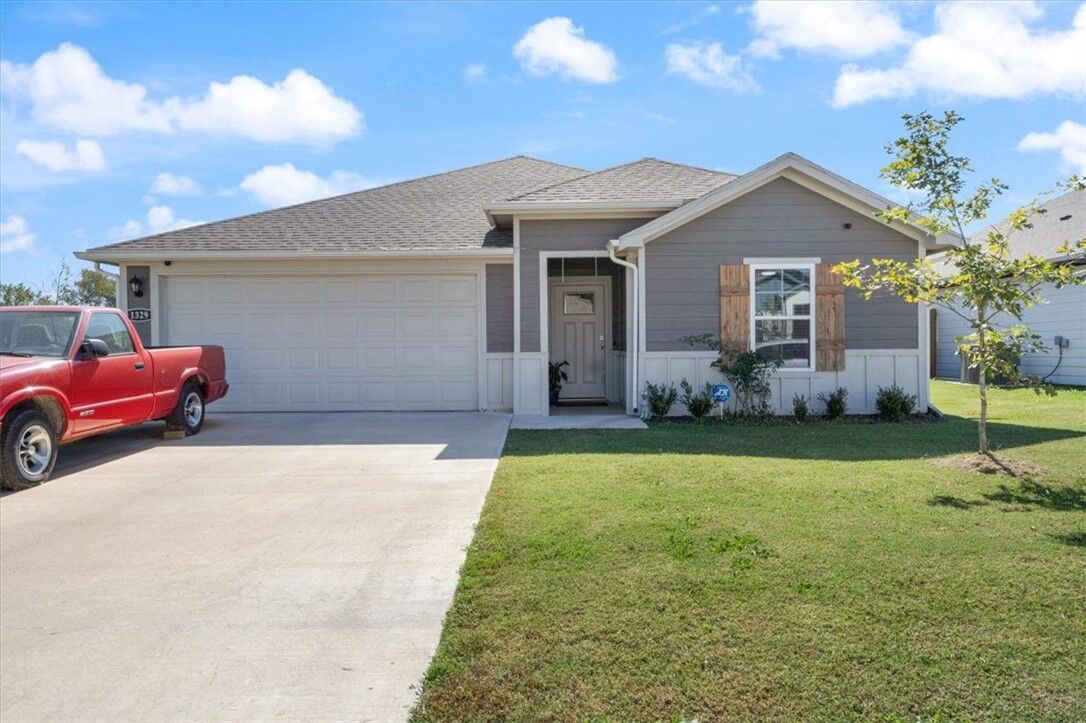 Property Photo: 1329 Bates Street AR 72734