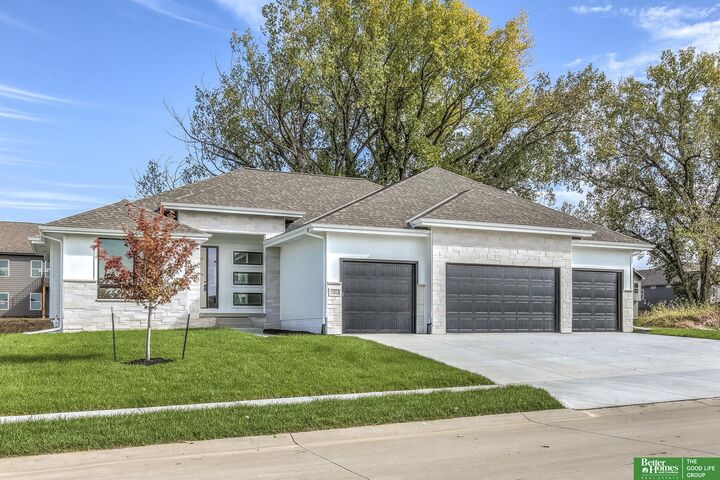 Property Photo: 11011 S 98th Street NE 68046