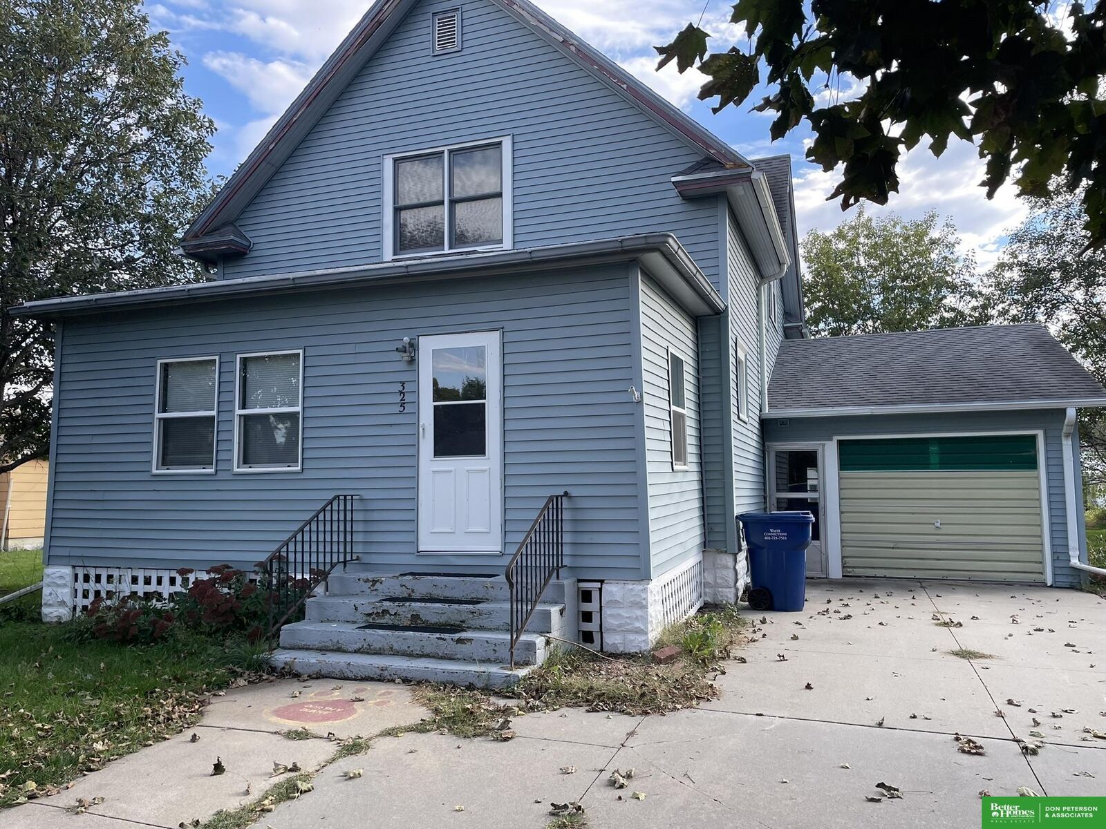 Property Photo: 325 Crystal Street NE 68068