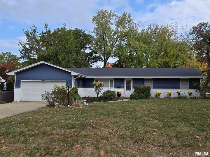 2523 W Huntington Drive  Peoria IL 61614 photo