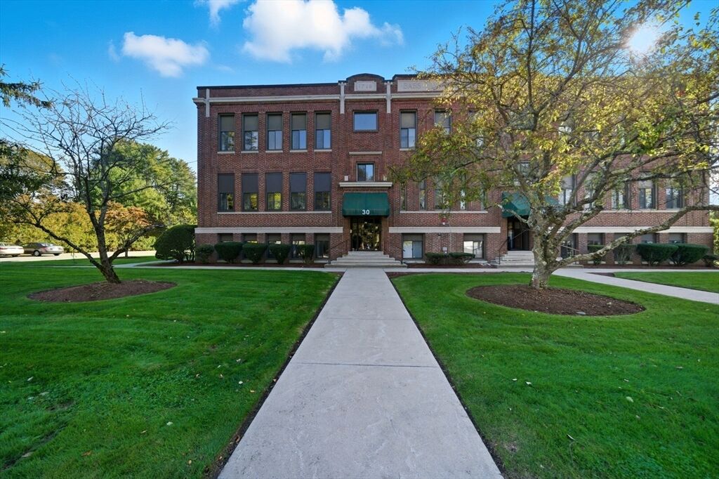 Property Photo: 30 Conant St 3B MA 01915