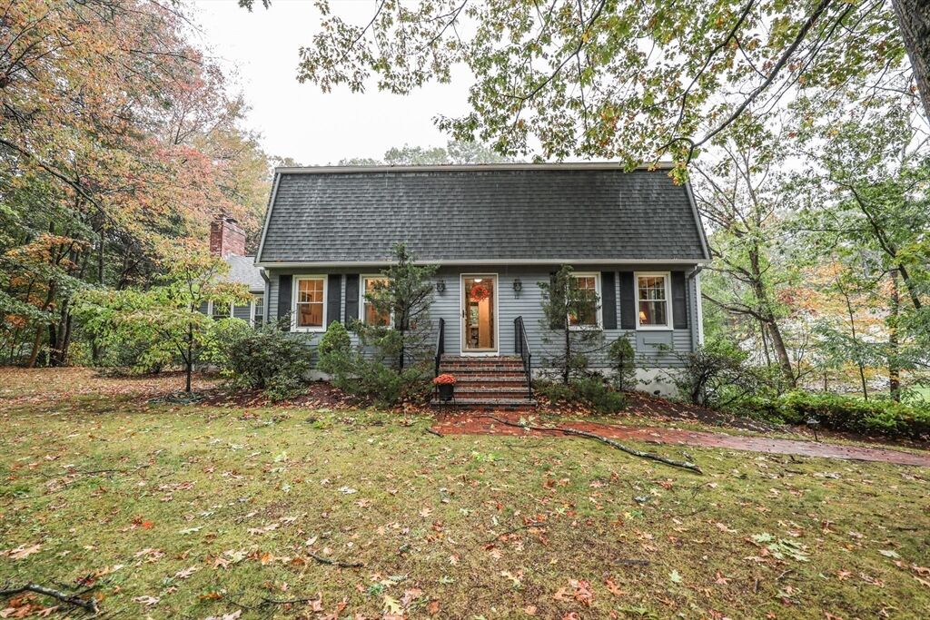 Property Photo: 12 Farnum St MA 01845