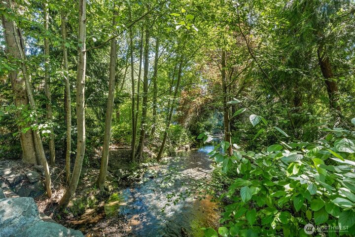 Property Photo: 9822 NE 122nd Street U201 WA 98034