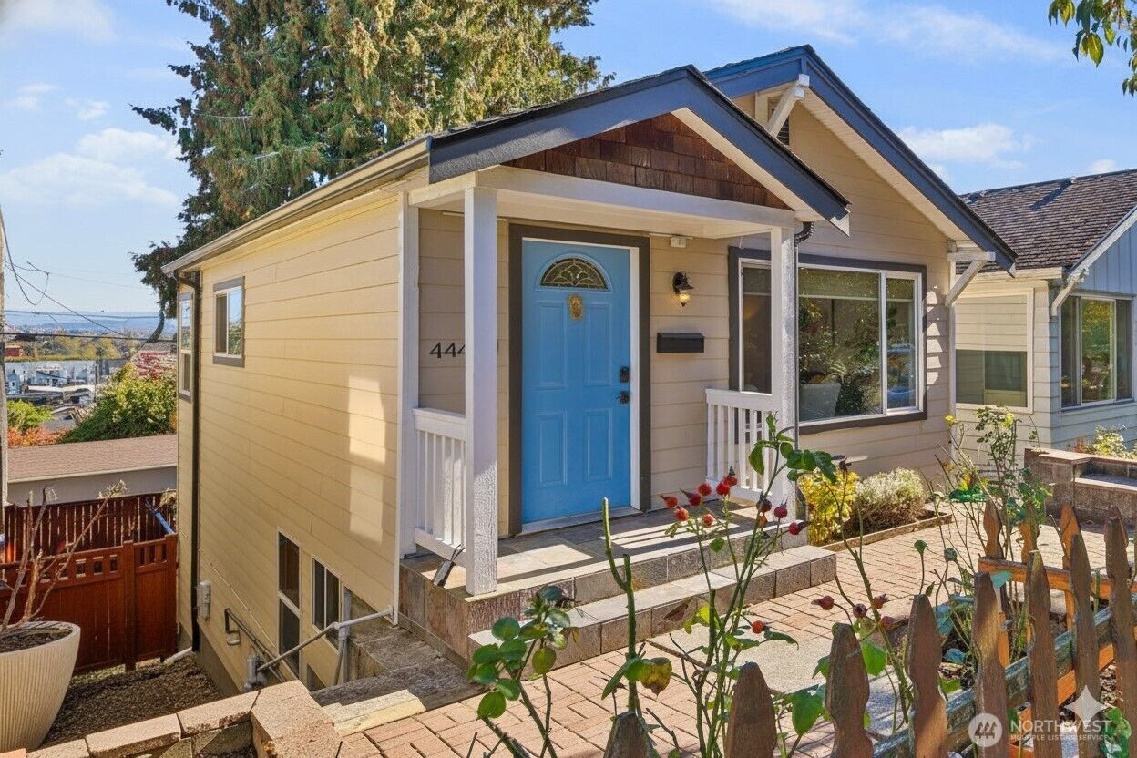 Property Photo: 4446 39th Avenue SW WA 98116