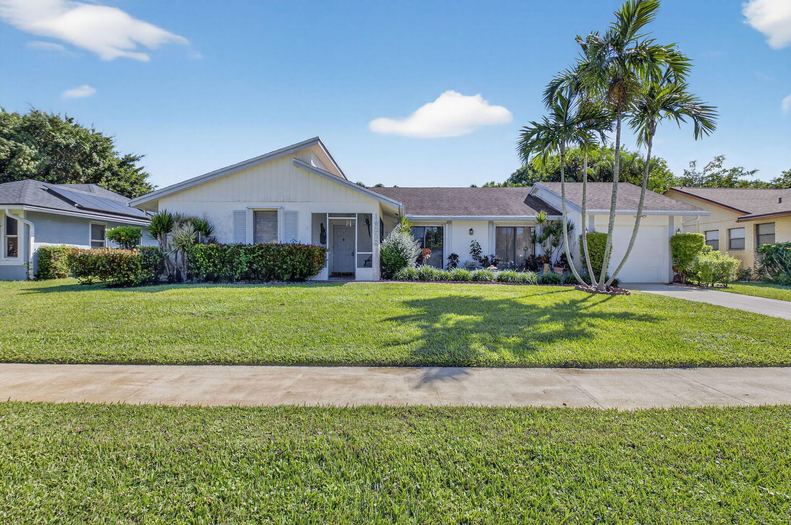 Property Photo: 14888 Sunnyview Lane FL 33484