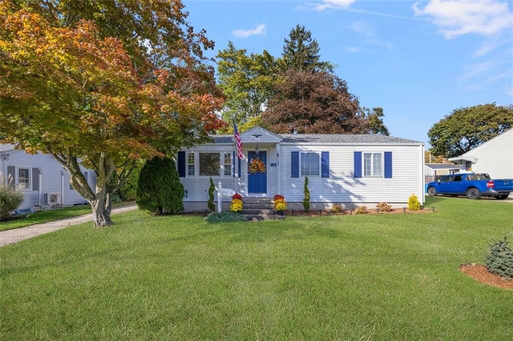 Property Photo:  169 Partition Street  RI 02888 