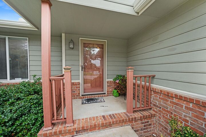 Property Photo: 2910 E Kite St KS 67219
