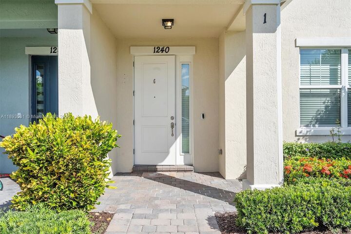 1240 Eucalyptus Dr 1  Hollywood FL 33021 photo