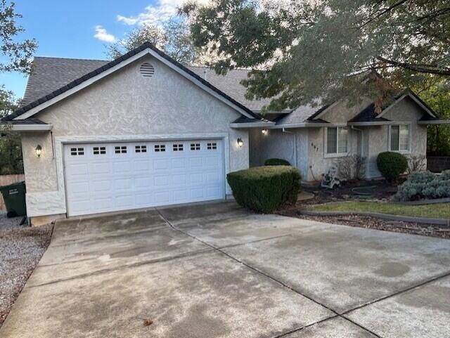 Property Photo: 667 Reddington Drive CA 96003
