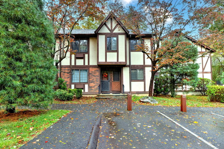 Property Photo:  420 Swanson Crescent 420  CT 06461 