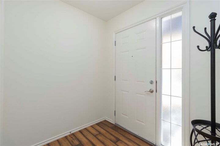 Property Photo: 615 Lynd Crescent 105 SK S7T 0G7