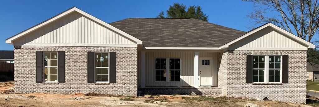 Property Photo: 22 Sparrow AL 36352