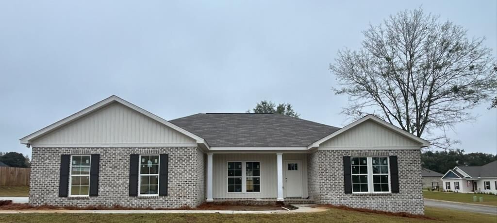 Property Photo: 22 Sparrow AL 36352