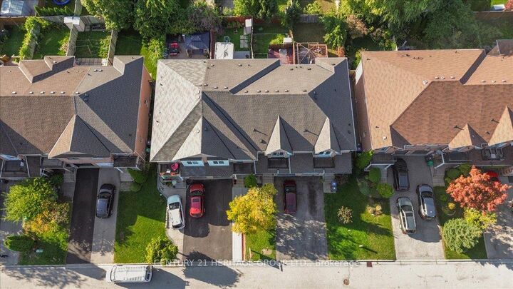 Property Photo: 3954 Coachman Circle ON L5M 6R3