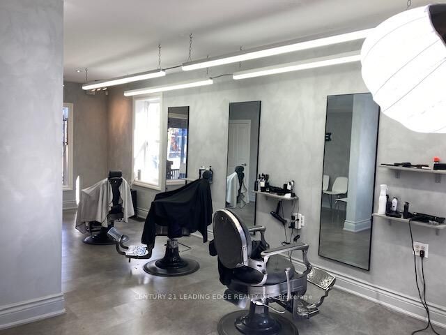 Photo de la propriété:  6391 Main Street  ON L4A 1G4 
