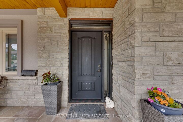 Photo de la propriété: 193 Epsom Downs Drive ON M3M 1S8