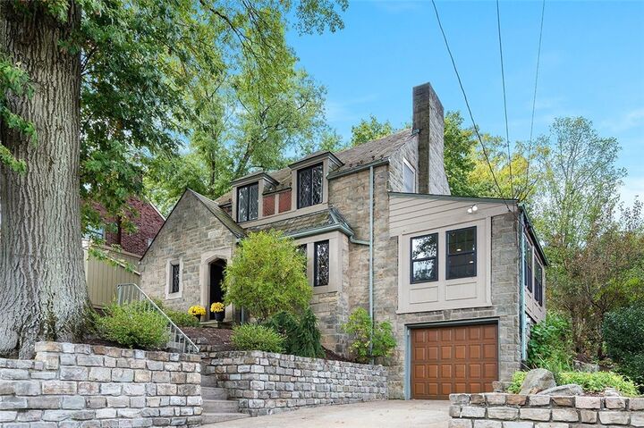 Property Photo: 1016 Avacoll Drive PA 15220