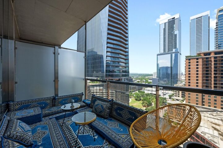 Property Photo: 210 Lavaca Street 1911 TX 78701