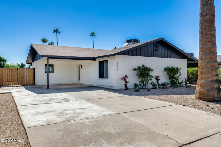 Property Photo:  1605 E Broadmor Drive  AZ 85282 