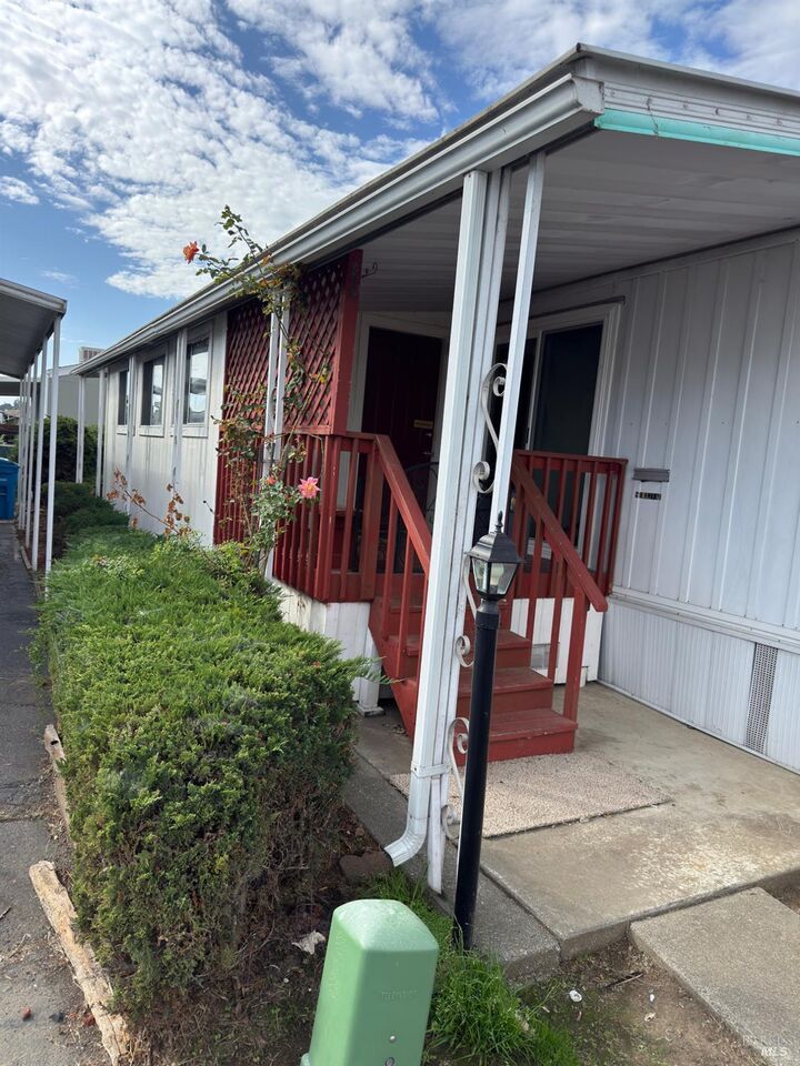 Property Photo: 76 Heliotrope Street CA 94589