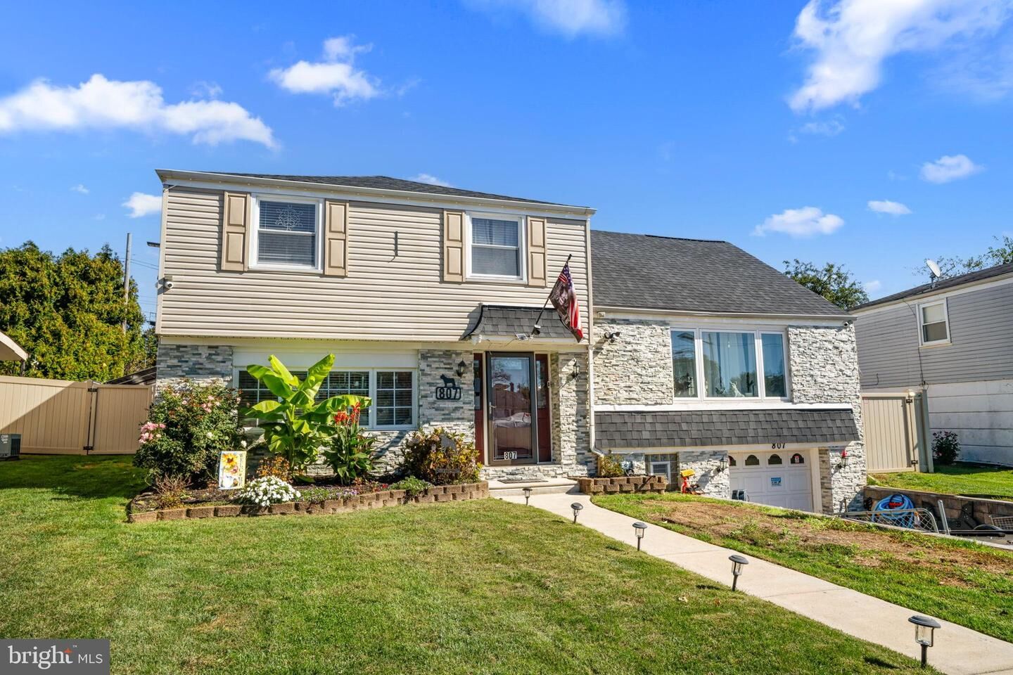Property Photo: 807 Larkspur Street PA 19116