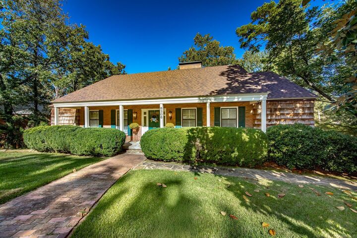 Property Photo: 8306 Louwanda Drive AR 72205