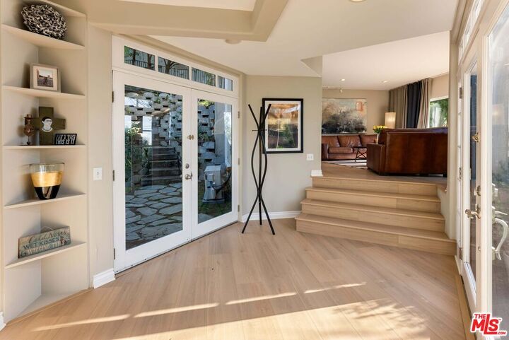 Property Photo: 4350 Hillview Dr CA 90265