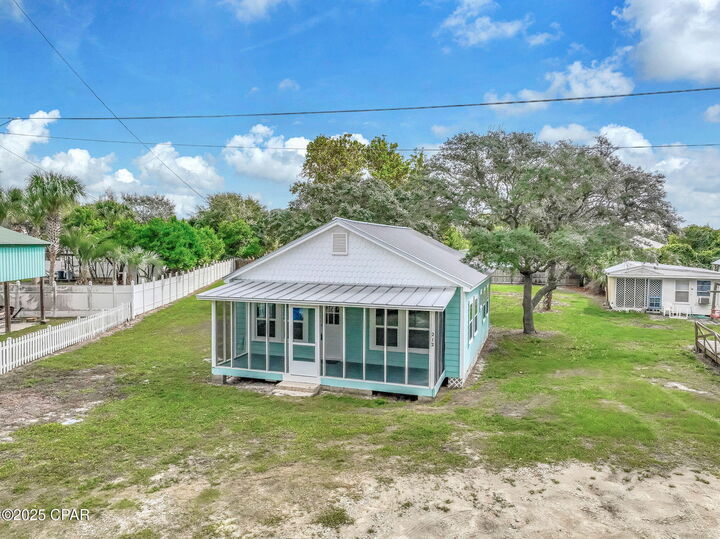 Property Photo: 212 3rd Street FL 32413