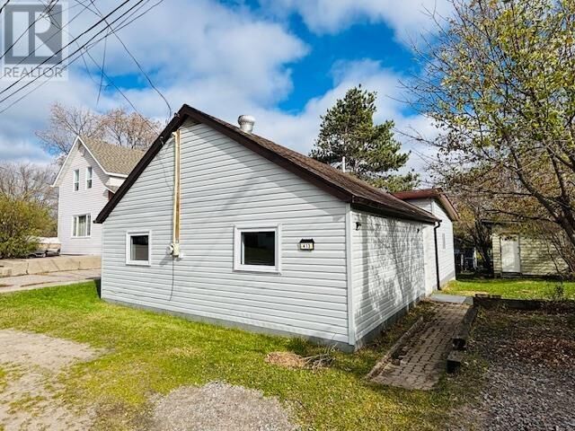 413 River St  Kenora ON P0X 1C0 photo
