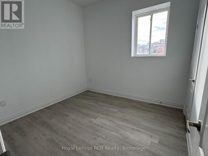 Property Photo:  828 3rd Avenue East 7  ON N4K 2K5 