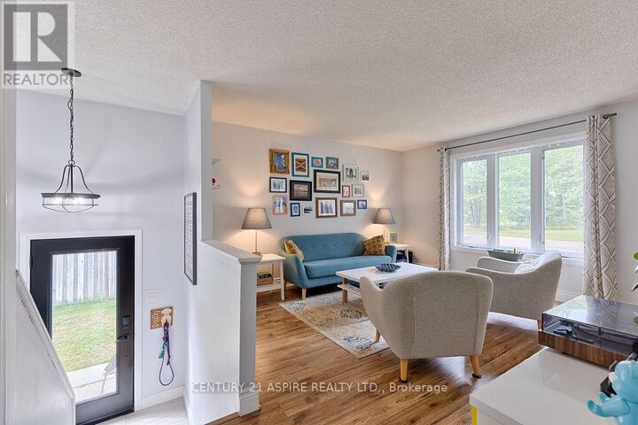 Photo de la propriété: 35 A East Street ON K8H 2N7