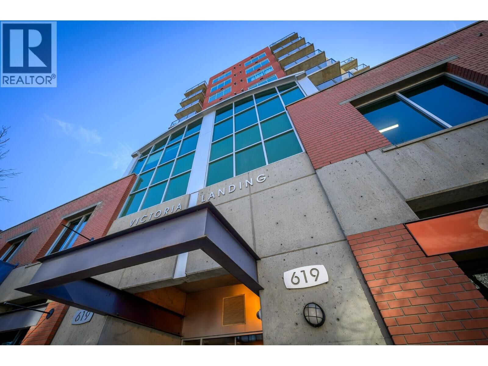 Photo de la propriété: 619 Victoria Street 907 BC V2C 6W7