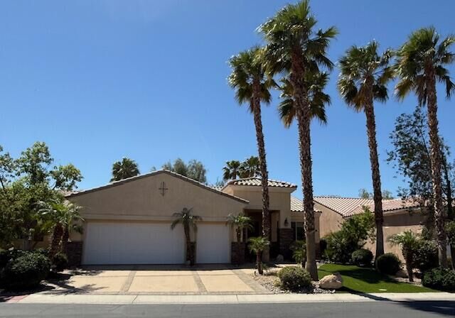 Property Photo: 81083 Avenida Tres Lagunas CA 92203