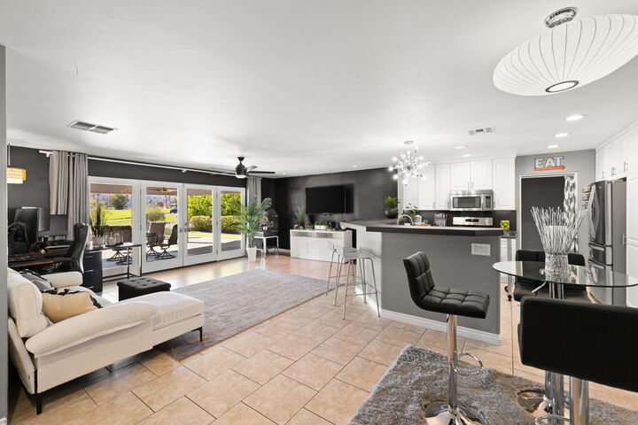 Property Photo: 77245 Indiana Avenue CA 92211