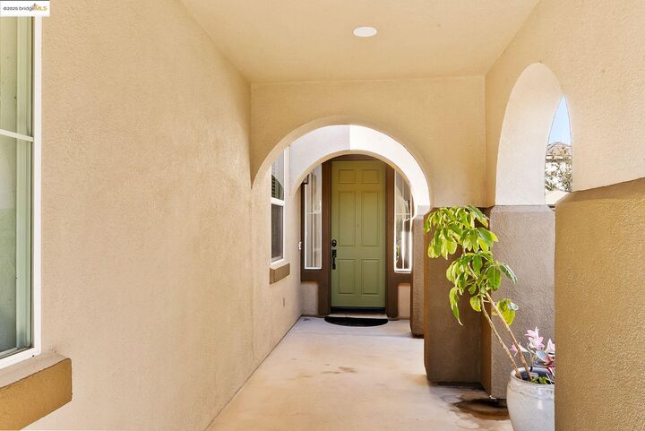 Property Photo:  115 Tennyson Ct  CA 94505 