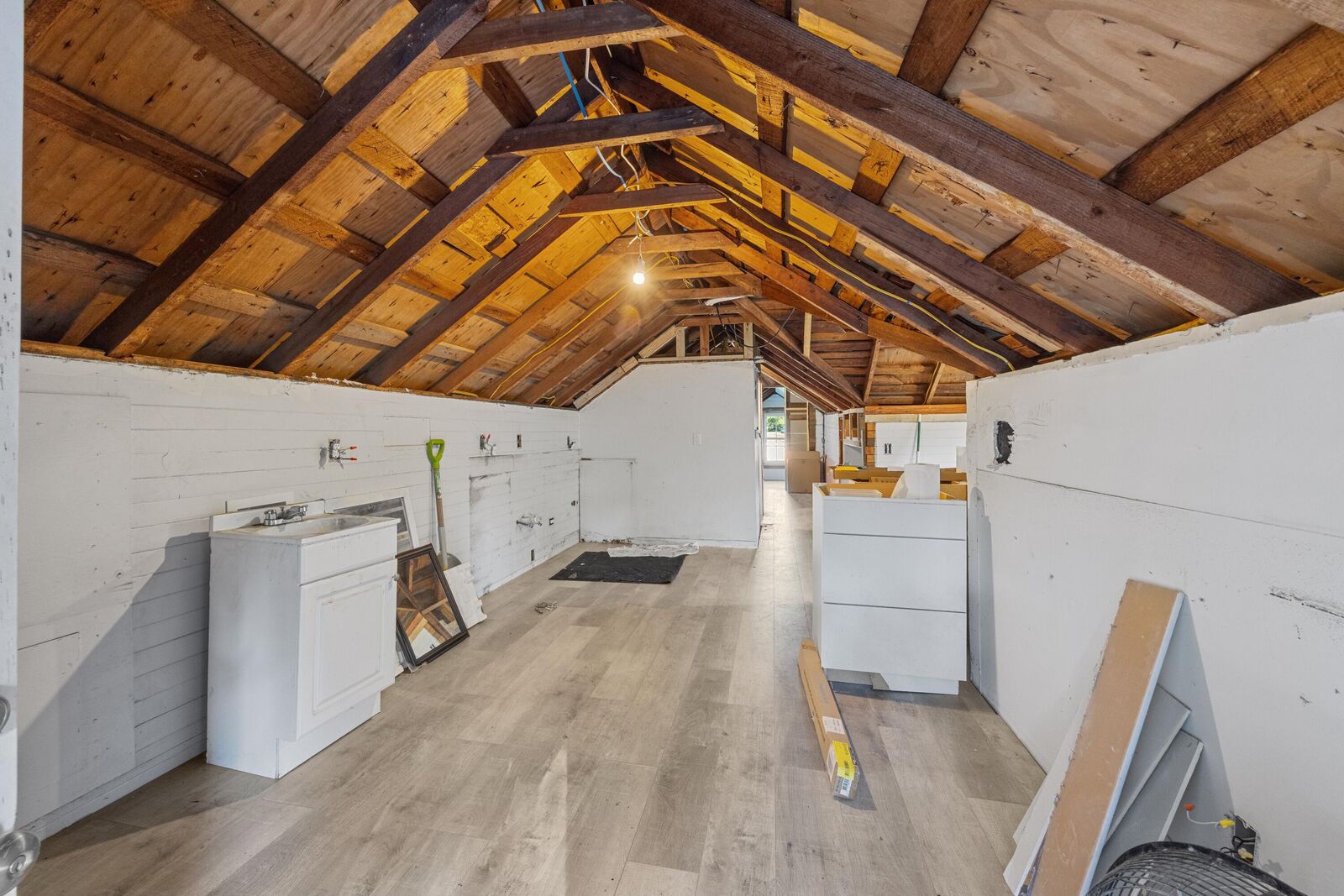 Property Photo: 198 E 1st Avenue FL 32536