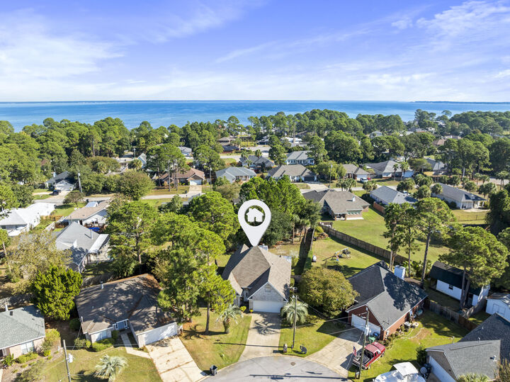 Property Photo: 159 Mariner Way FL 32550