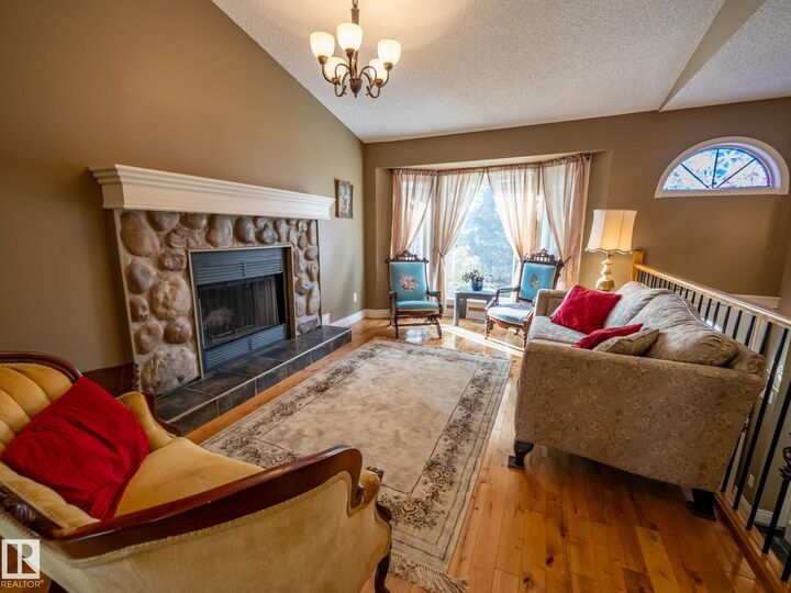Property Photo: 509 Rainbow Crescent AB T8A 5M8