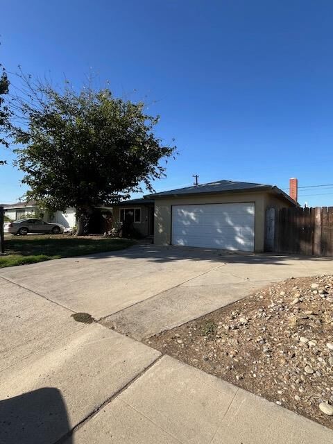 Property Photo:  821 W Fairmont  CA 93612 