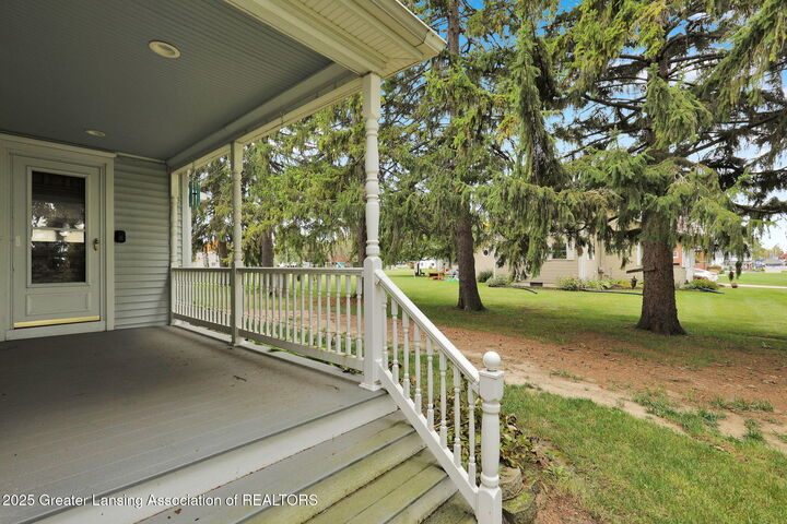 Property Photo: 214 E Main Street MI 48894