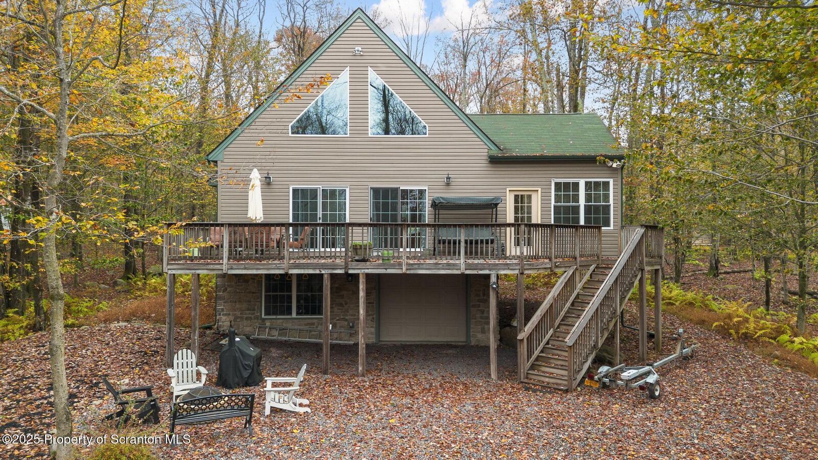 Property Photo:  27 Lake Natalie Drive  PA 18424 