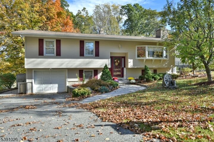 Property Photo:  24 Lozier Ct  NJ 07480