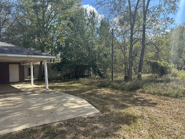 Property Photo: 4866 Sandyland Rd MS 39341
