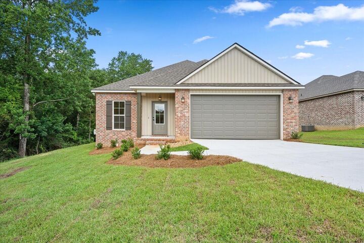 Property Photo:  18 Golden Oak  MS 39402 