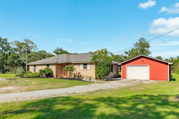 Property Photo:  338 County Road 912A Road  TX 77422 