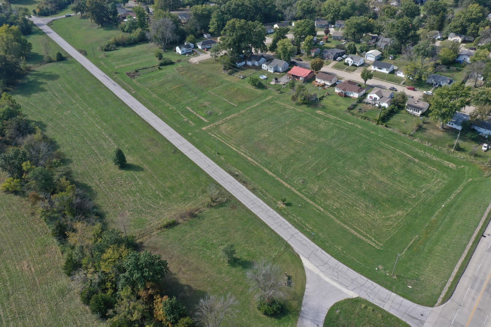 Property Photo:  1301 Huntingfield Drive  MO 65265 