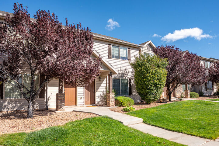 Property Photo: 370 W 1425 N #48 UT 84721