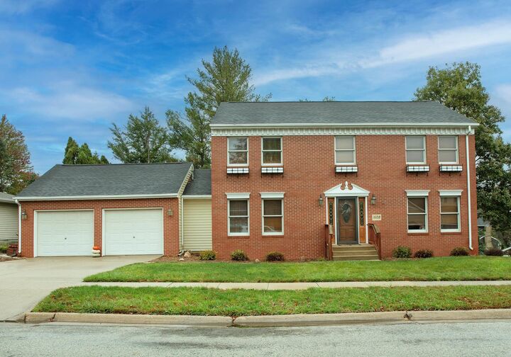 Property Photo: 1608 Hillside Ave IA 50677