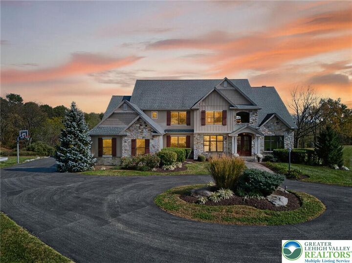 Property Photo: 2811 Apple Valley Estate Drive PA 18069