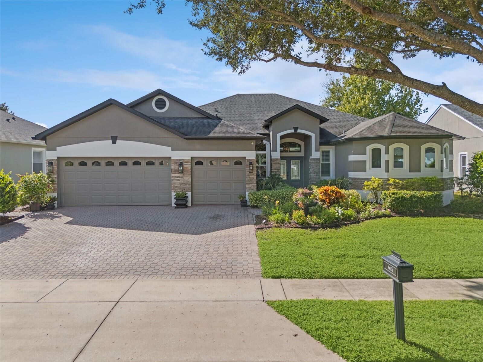 Property Photo: 1484 Wescott Loop FL 32708